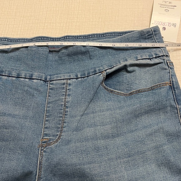 New With Tags Gloria Vanderbilt Light Blue Jeans Size 16 Short - Picture 6 of 8